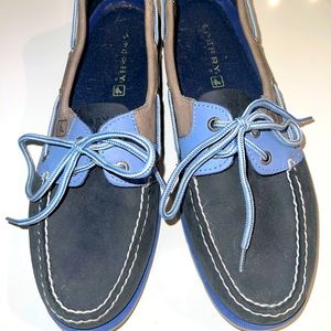 Speedy Top-sider: barely worn.